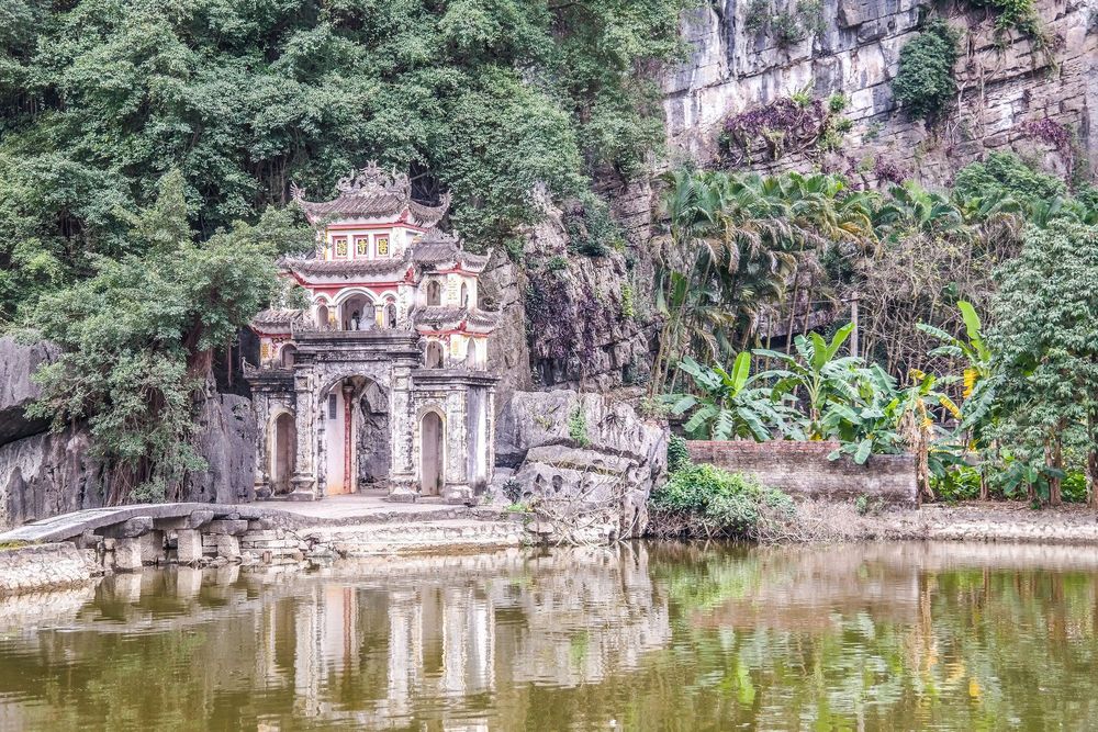 A Detailed Guide to Day Trip to Hoa Lu and Tam Coc