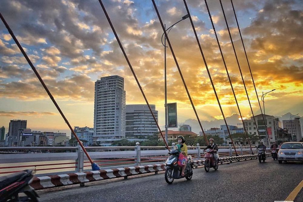 Han River Bridge & Dragon Bridge - breathtaking stops in Danang you should not miss