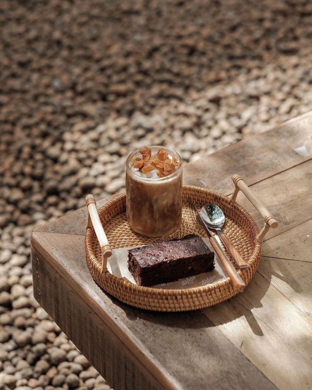 07 hidden coffee shops for book lovers in Saigon