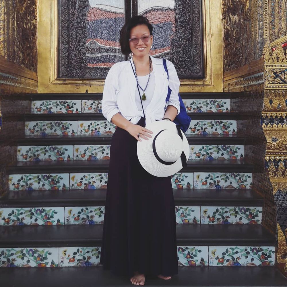 grand palace in bangkok dress